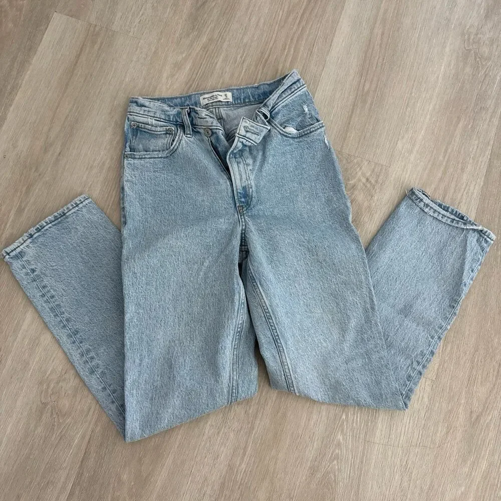 A&F | 90s Straight Ultra High Rise | Size 27 - Picture 2 of 5